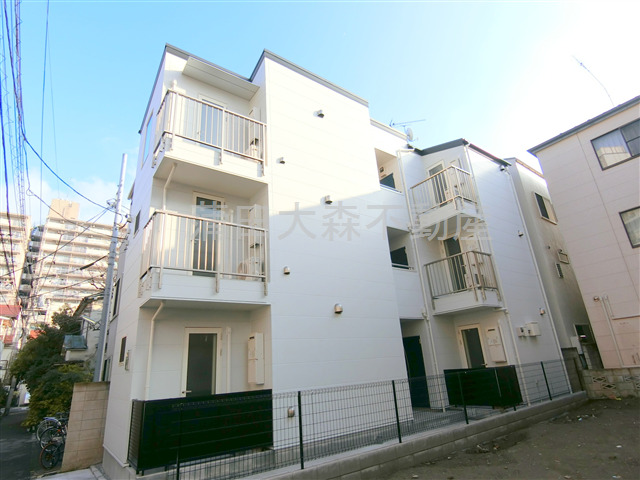 建物外観　2019年12月築　木造地上3階建て総戸数6戸 東京都大田区