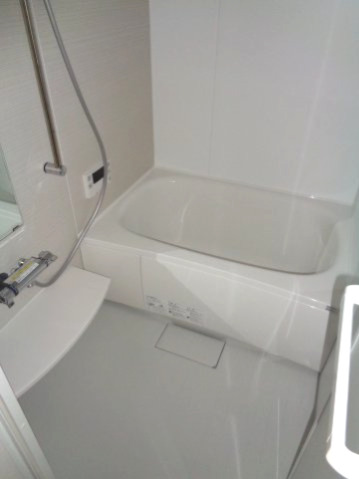 バス・シャワールーム　広々とした綺麗なお風呂です！