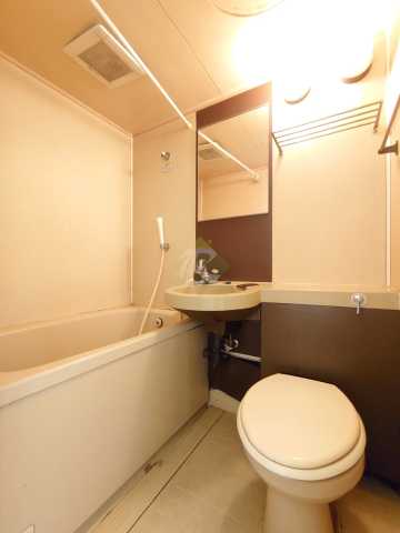 バス・シャワールーム　※参考写真です。反転タイプのお部屋になります。