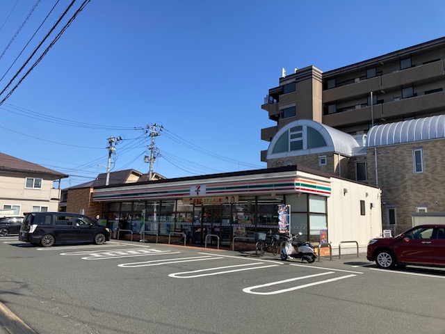 コンビニ　セブンイレブン岩手県立中央病院前店（コンビニ）まで357m