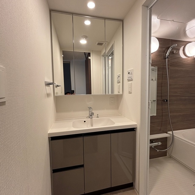 洗面設備　※写真は同タイプ住戸です。