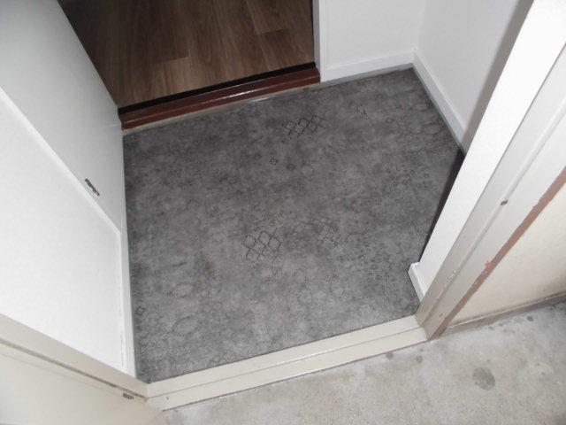 玄関　第一下林ビル