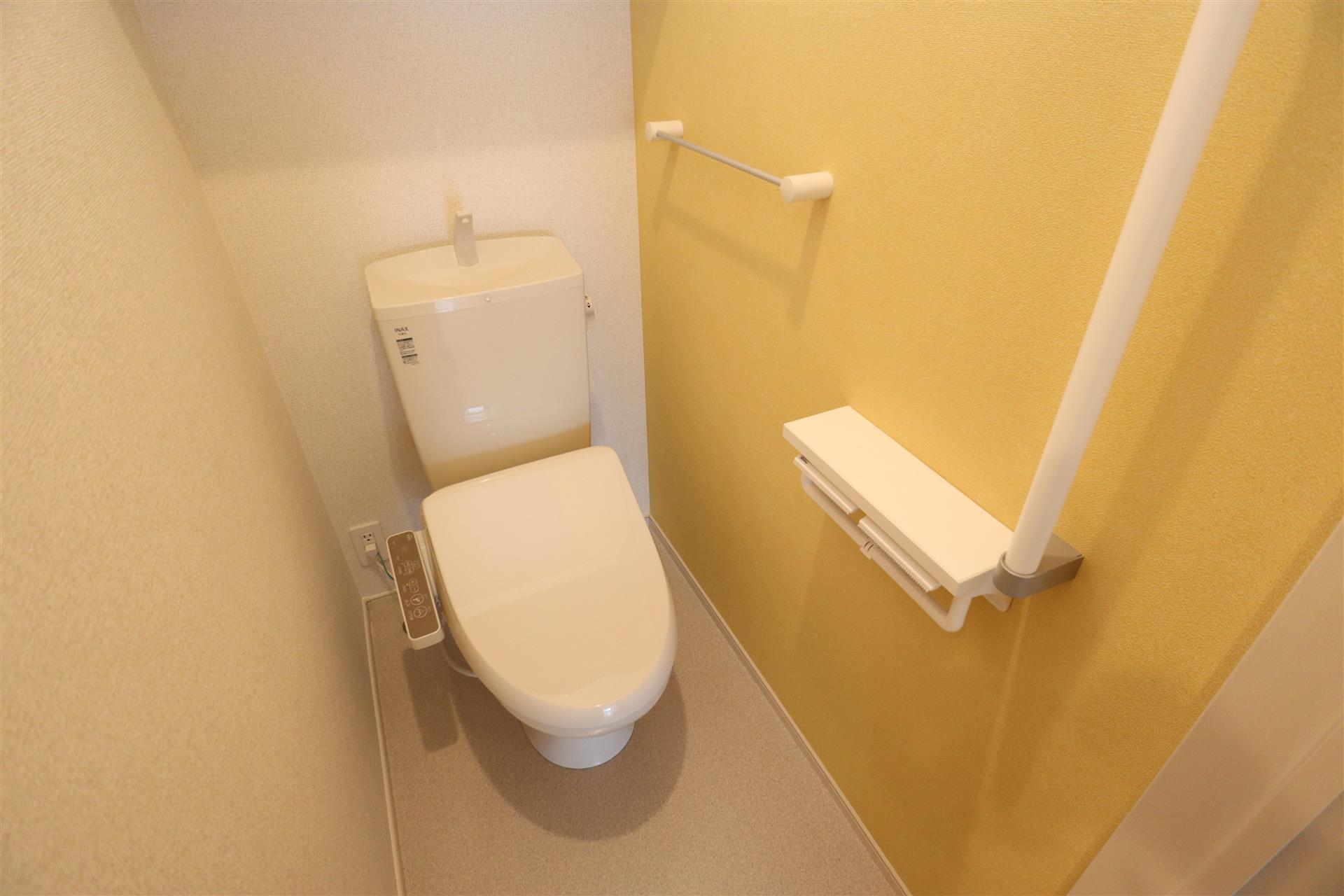 トイレ　温水洗浄便座