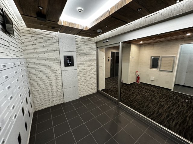 エントランス　ゆとりのあるエントランスです