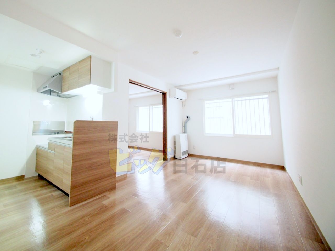 居室・リビング　日当たり良好で明るいリビングです♪