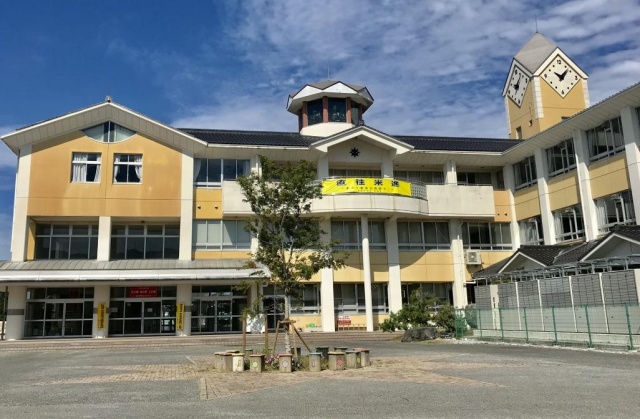 中学校　米原市立米原中学校（中学校）まで700m