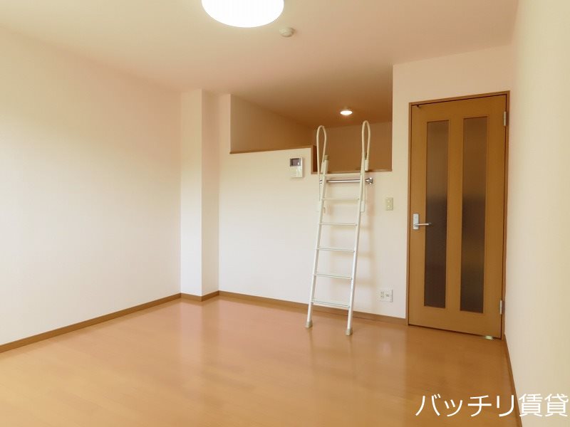 居室・リビング　類似写真使用のため、現状優先。