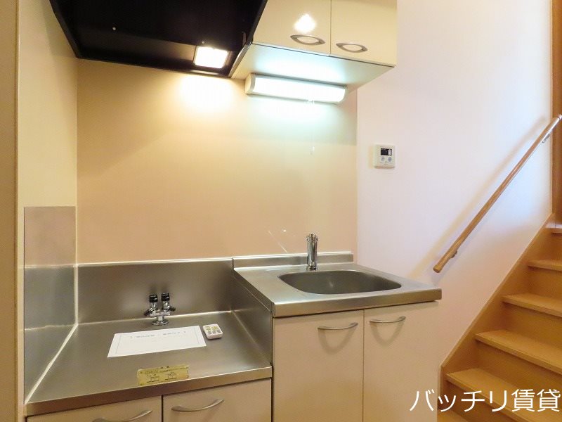 キッチン　類似写真使用のため、現状優先。