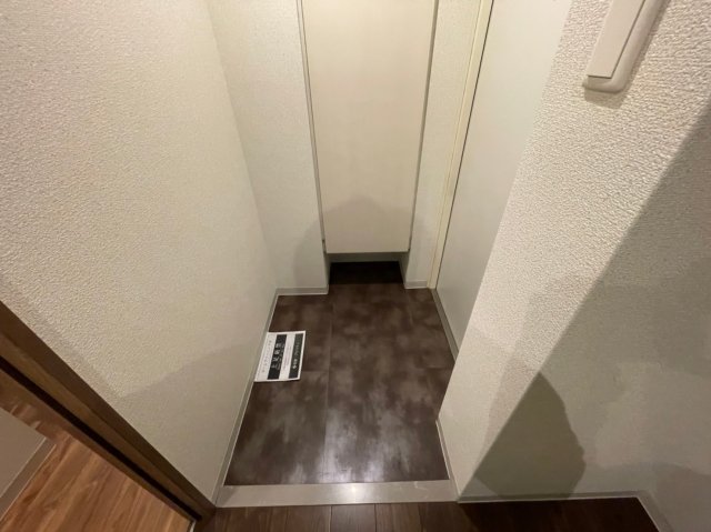 玄関　イメージとして他号室の部屋写真を表示しています