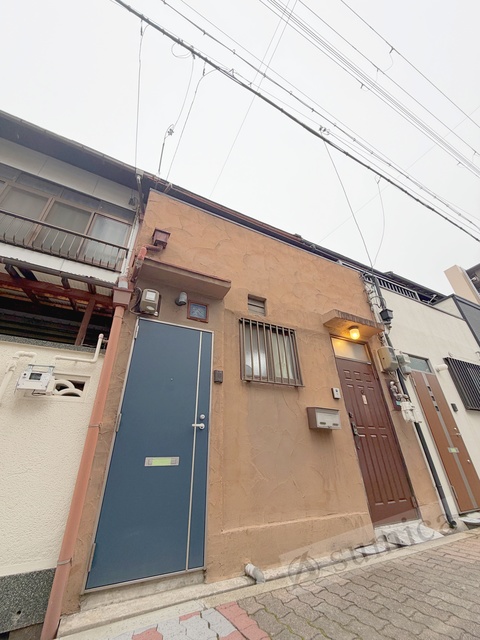 建物外観　スマートに佇むお家。毎日が楽しくなります。