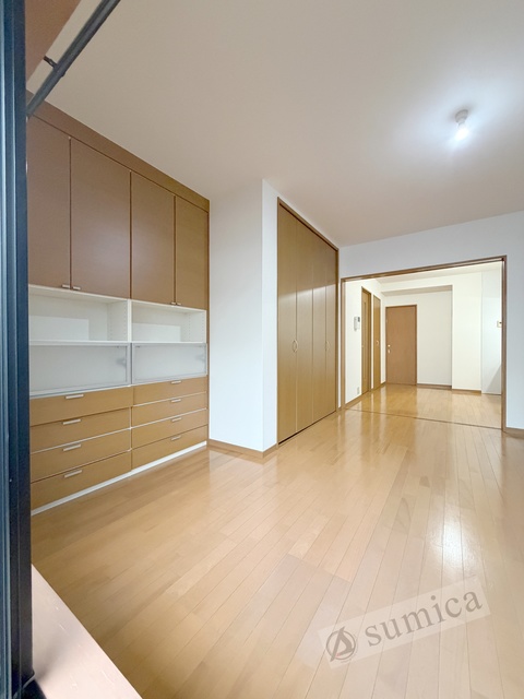 居室・リビング　日当たりのいいお部屋です♪