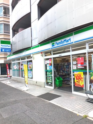 コンビニ　ファミリーマート横川町二丁目店（コンビニ）まで157m