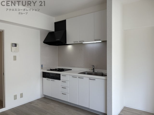 キッチン　3口ガスコンロ付きの機能的なキッチン☆