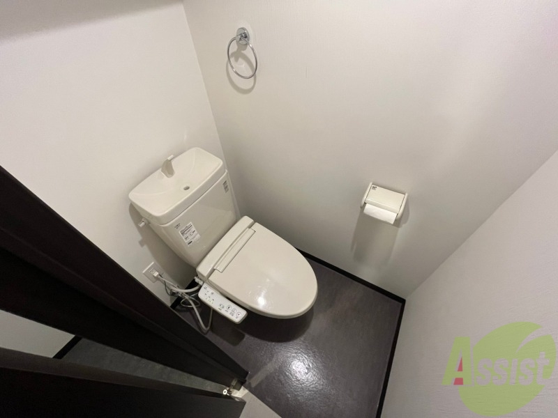 トイレ　ウォシュレット機能がついたトイレです。安心して使用できます。