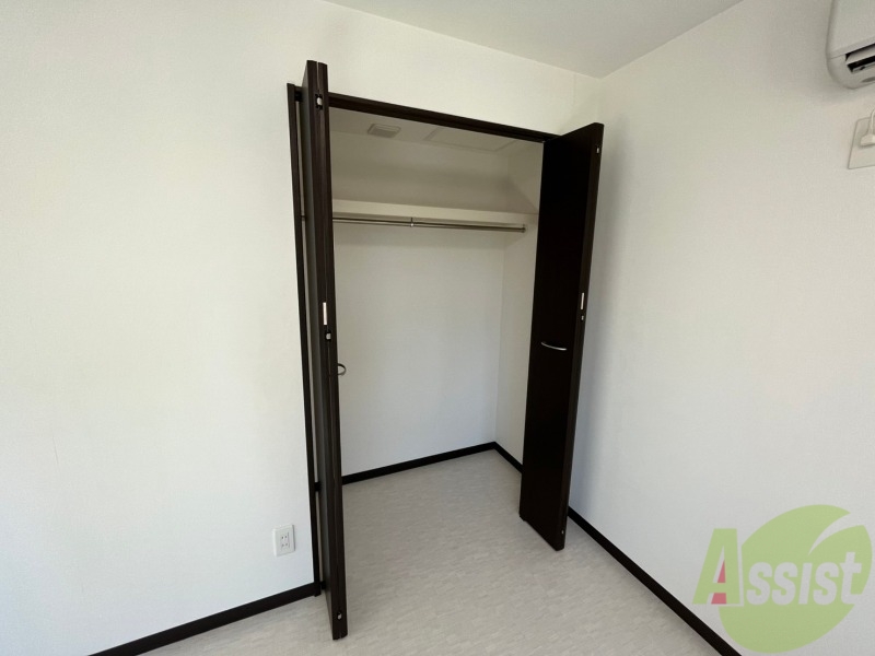 収納　寝室にあったクローゼット。荷物がたくさんあっても大丈夫。