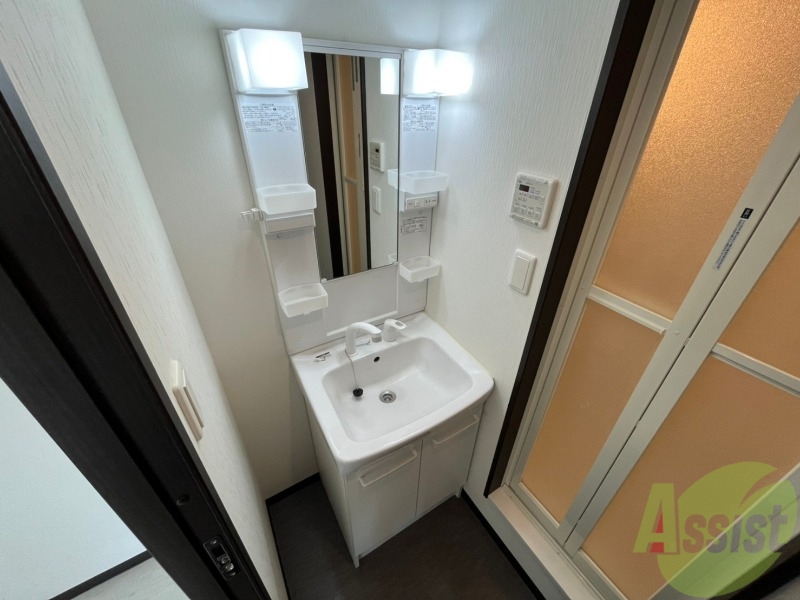 洗面設備　洗面台は独立していて使いやすそうですね。