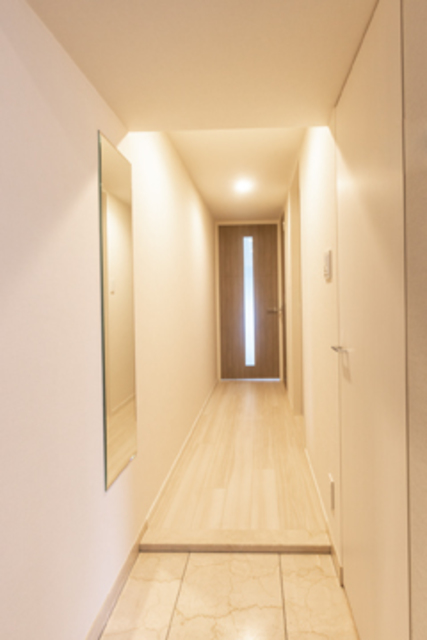 玄関　※写真は同タイプ住戸です。