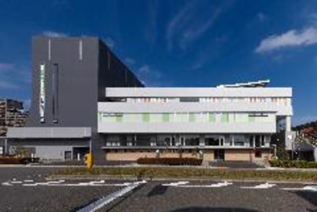 図書館　稲城市立iプラザ図書館（図書館）まで530m
