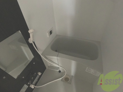 バス・シャワールーム　浴室は狭すぎず、シャワーも浴びやすそうです。