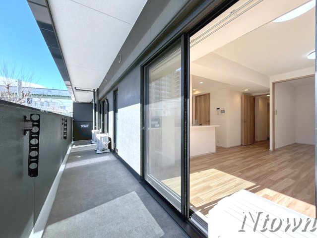 バルコニー　陽当たり良好なバルコニーです