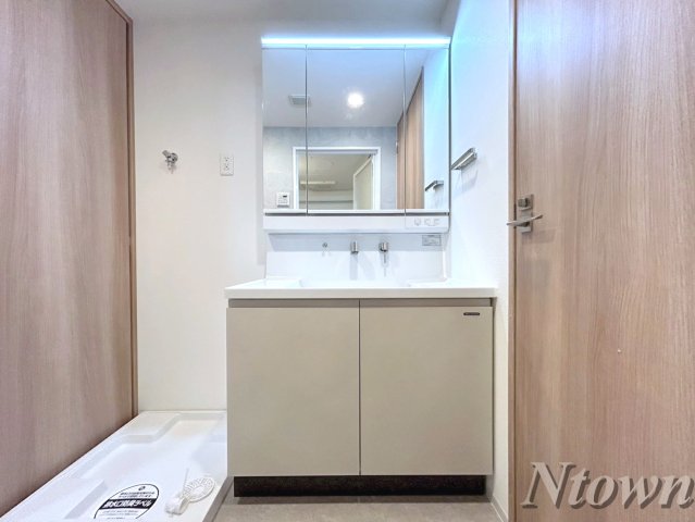 洗面設備　脱衣スペースもあります