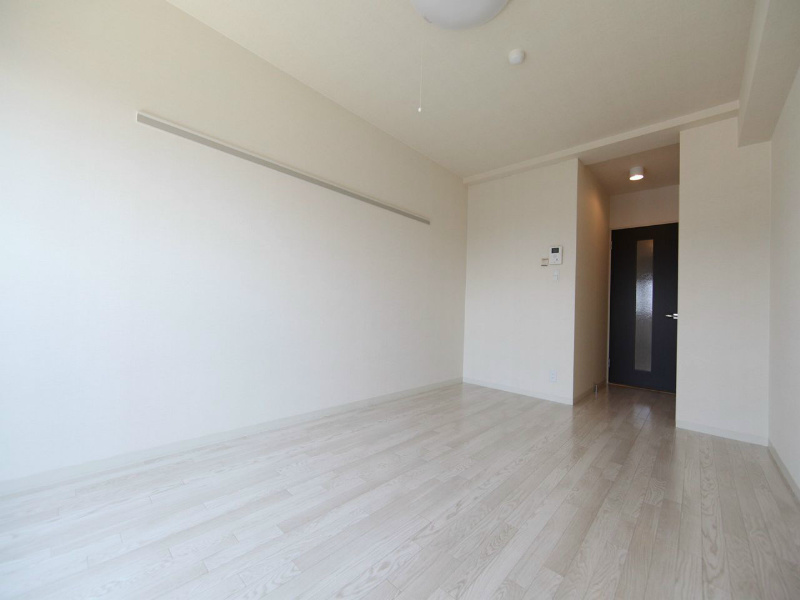 その他　洋室10帖　クローゼット付（収納充実してます）