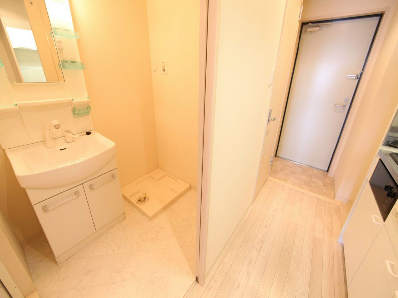 洗面設備　脱衣所　独立洗面台（シャンプードレッサー）洗濯機用意できます