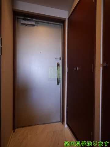 玄関　パレステュディオ新宿御苑駅前