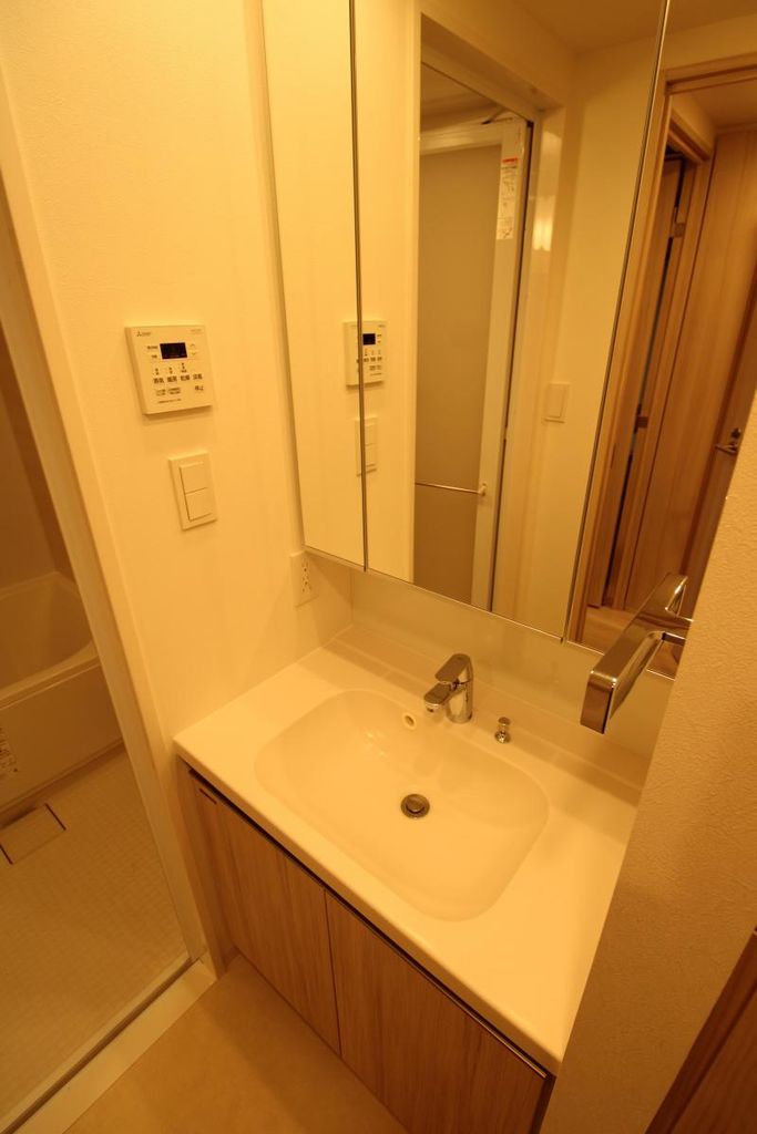 洗面設備　同仕様