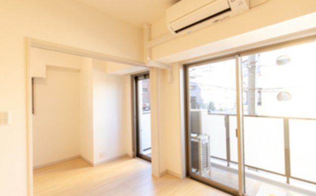 居室・リビング　☆明るい居間☆