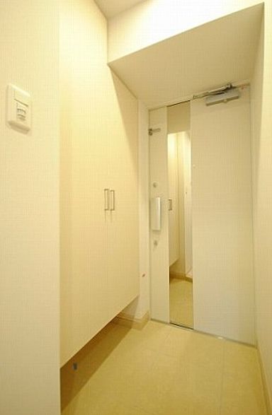 玄関　※別部屋参考写真