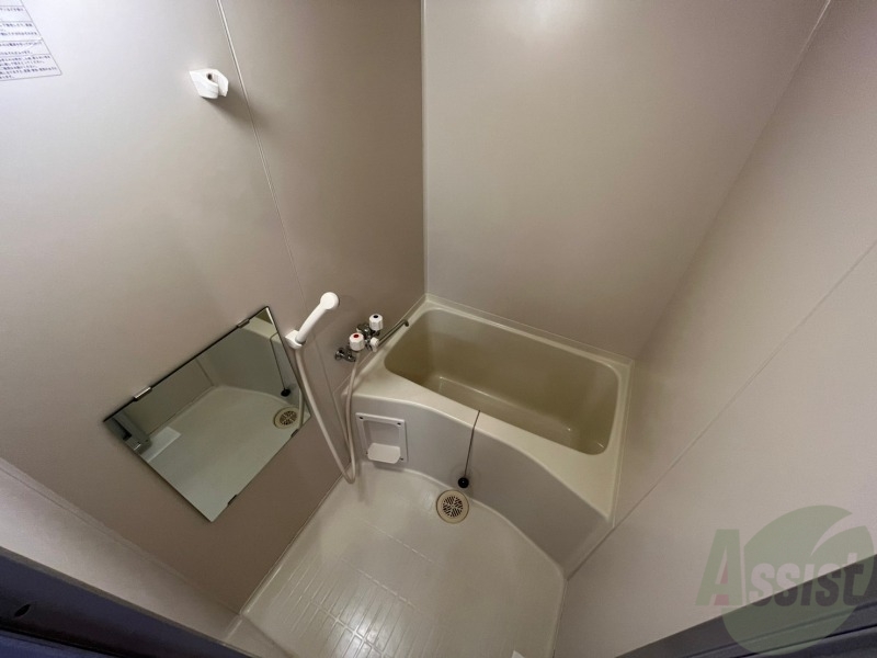 バス・シャワールーム　ユニットバスです。疲れを癒すのに欠かせませんね！