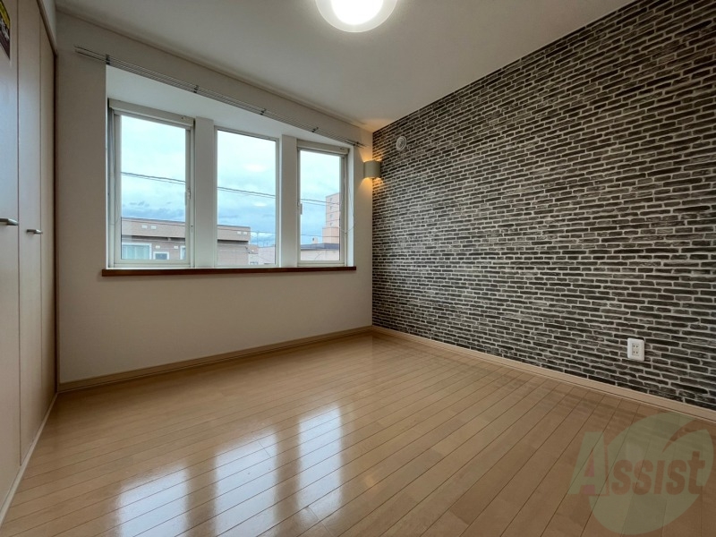 その他部屋・スペース　寝室です。二部屋をどう使うかはあなた次第です！