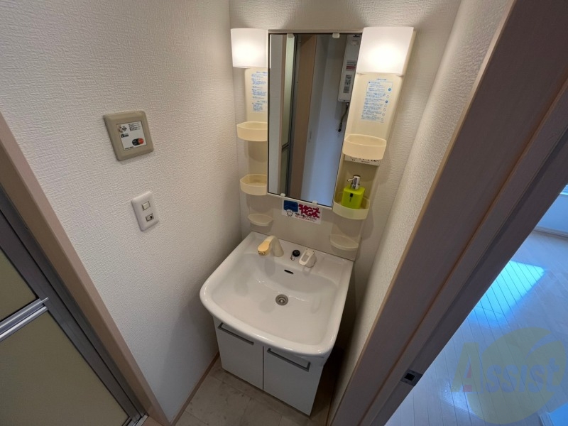 洗面設備　こちらに洗面台があります。朝の洗顔はこちらで。