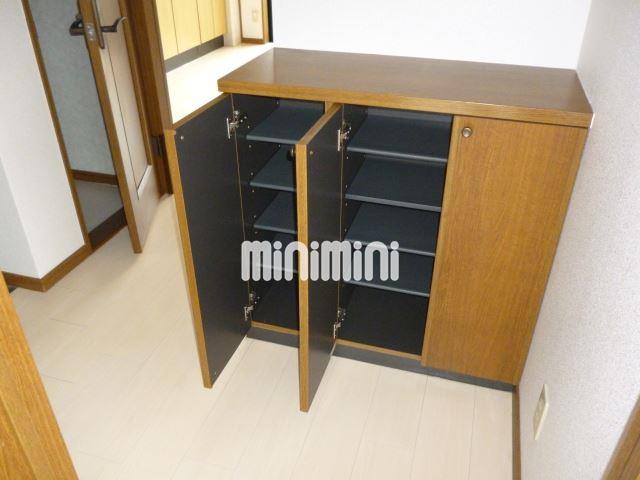 その他設備　下駄箱完備の玄関スペースです