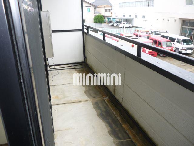 バルコニー　広めのベランダスペースです