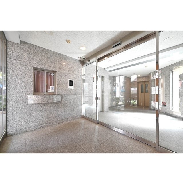 ロビー　オートロック