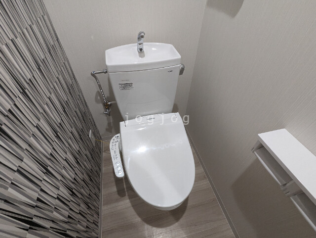 トイレ　温水洗浄便座付き