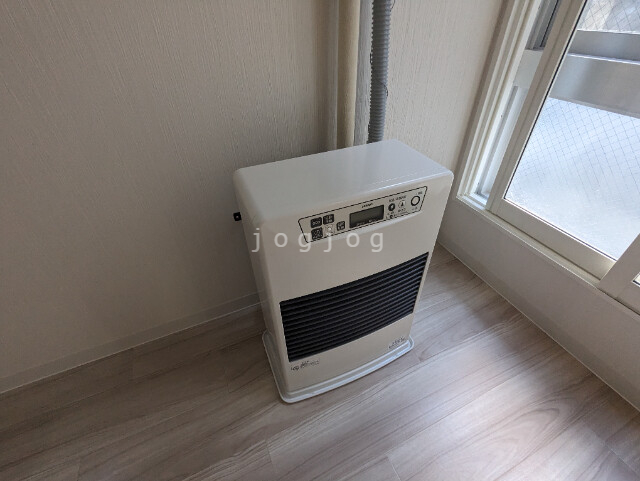 その他設備　灯油ＦＦ式ストーブ