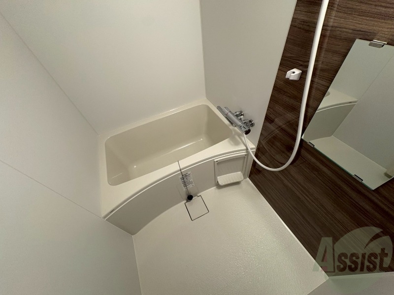 バス・シャワールーム　お風呂になります。一日の疲れを癒してくださいね。