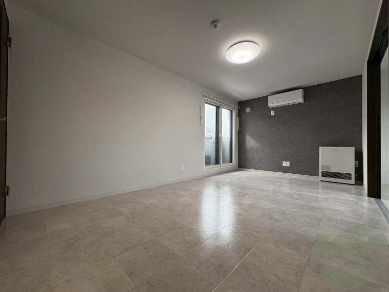 居室・リビング　広々としたリビングですね。使い勝手がよさそうですね！