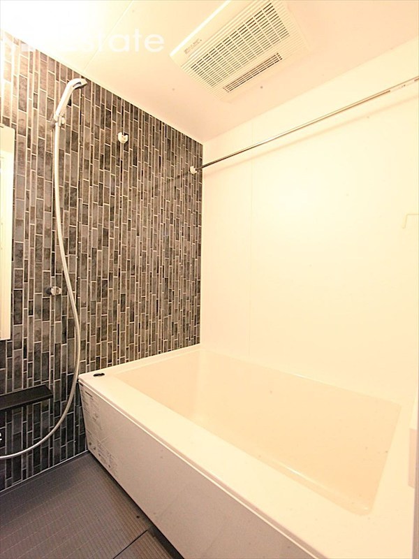 バス・シャワールーム　バスルーム