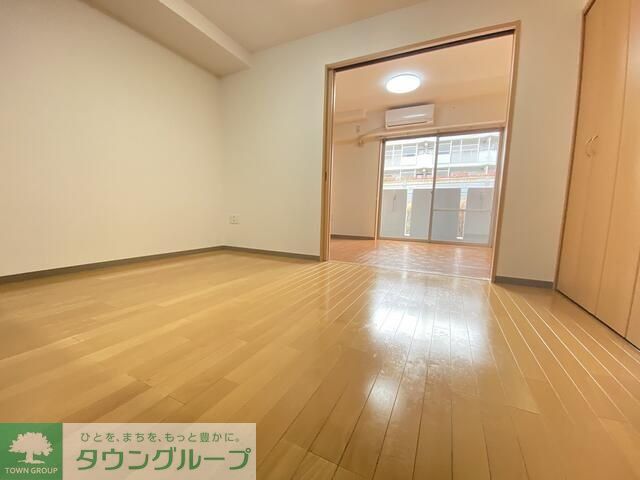 居室・リビング　同物件別部屋写真