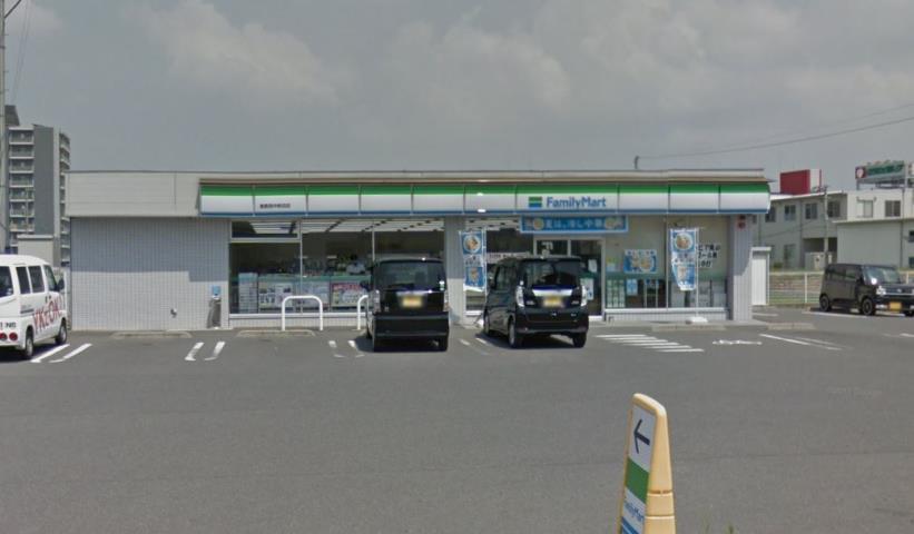 コンビニ　ファミリーマート（コンビニ）まで658m