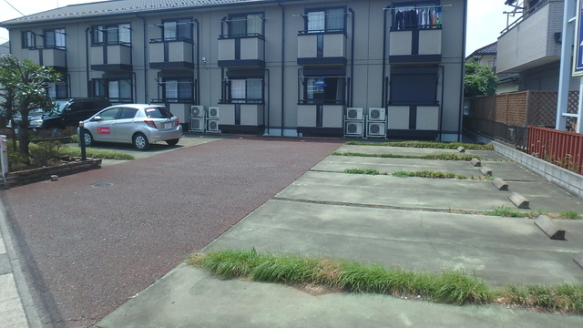 駐車場　※空き要確認。お車をお持ちの方には嬉しい敷地内駐車場付きです