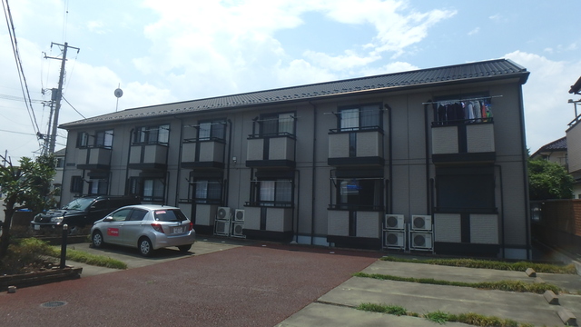 建物外観　敷地内駐車場がある物件です！※空き要確認