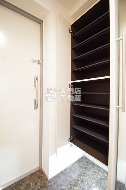 収納　シューズ収納