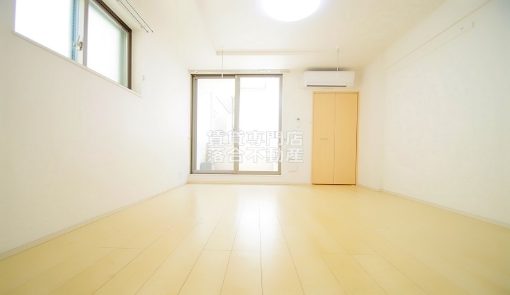 居室・リビング　明るい落ち着いたお部屋♪