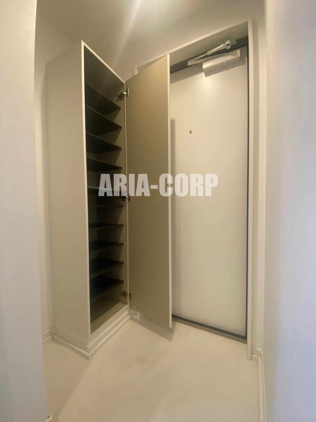 玄関　縦型シューズBOX付◎