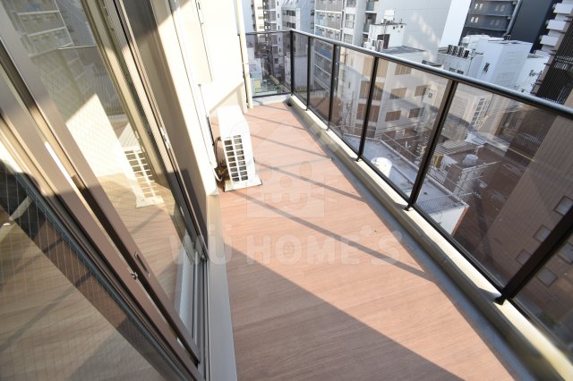 バルコニー　開放的で明るい空間を演出してくれるバルコニーです